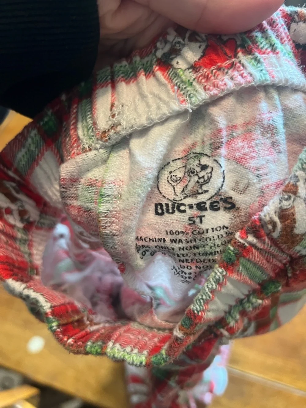 Buc-ee’s Christmas Pajama Pants Kids 5T Red Plaid Santa Beaver Holiday PJ bottom